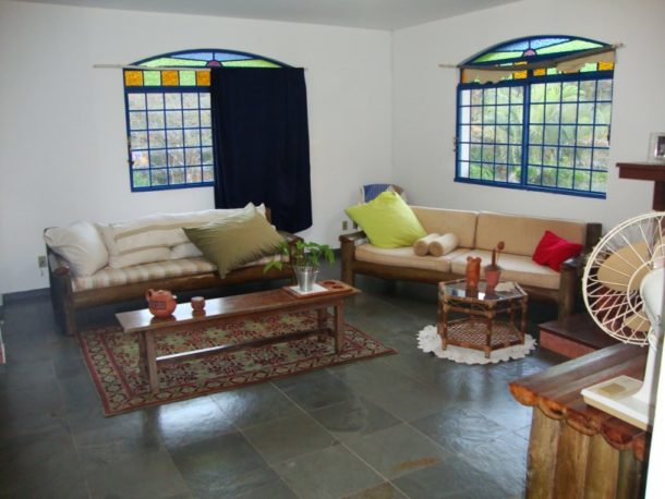 4 - No 2o. piso, sala. cozinha, 4 quartos com 1 suite e hidro